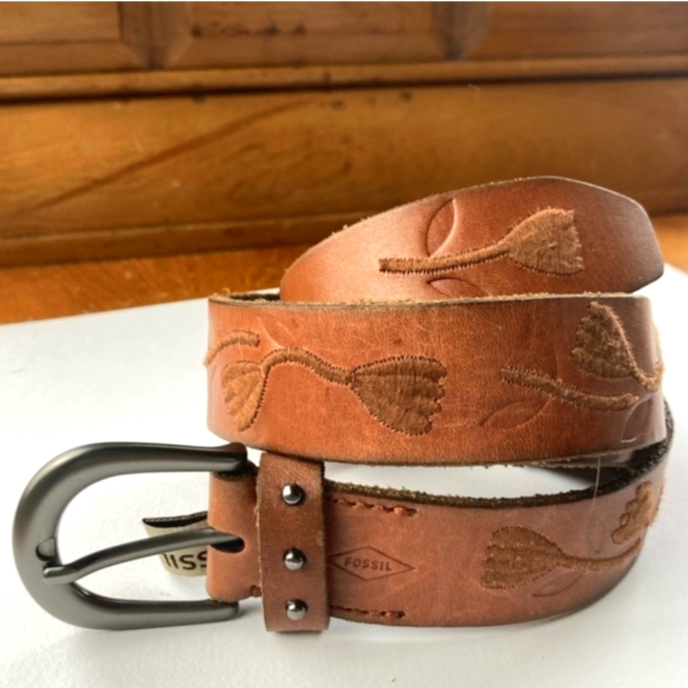 🤎💛🤎FOSSIL BROWN LEATHER BELT WITH EMBROIDERED WITH FLOWERS TULIPS